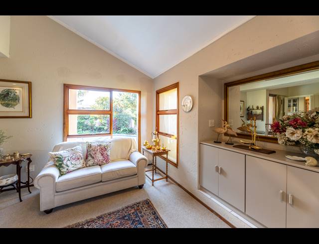 4 BEDROOM HOUSE FOR SALE IN LONEHILL
